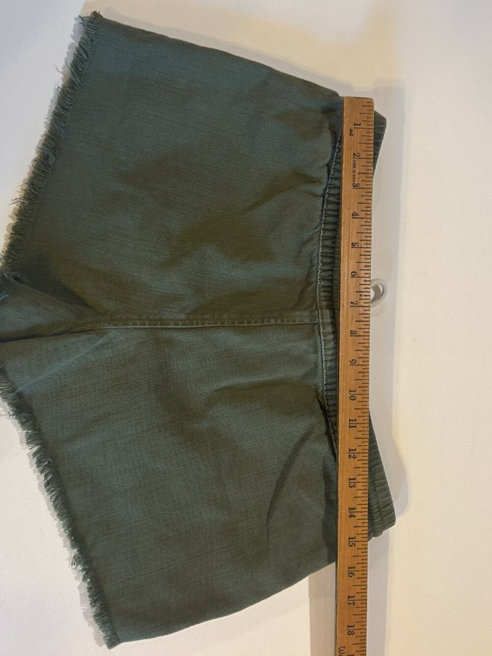 Aerie Olive Green Frayed Hem Shorts Size M Drawstring Elastic Waist Casual - Picture 3 of 7
